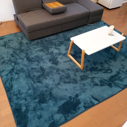 手触り最高。洗えるラグ 200×250cm ネイビー（使用期間３ヶ月の美品） ※引き渡しは10/22～25の間