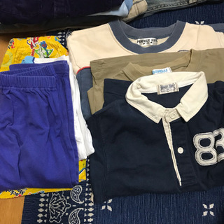 サイズ80～100cmの男児服、衣装ケース一杯の画像
