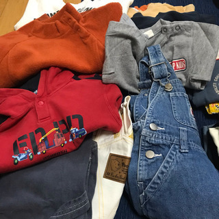 サイズ80～100cmの男児服、衣装ケース一杯の画像
