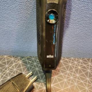 BRAUN   電動カミソリ