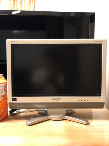 【週末まで！★分配器付き】シャープ AQUOS液晶TV 20インチ HDMI3個