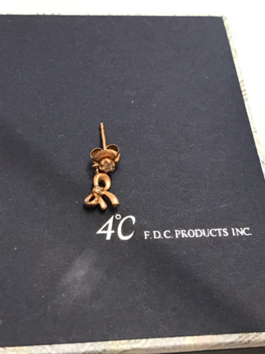 【ほぼ未使用】【超美品】  4℃ピアス