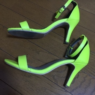 サンダル ネオンイエローの画像