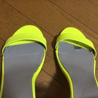 サンダル ネオンイエローの画像