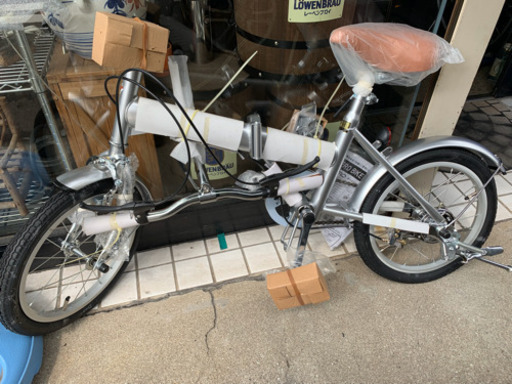 折りたたみ自転車新品、未使用、ミニサイクル16インチ、シルバー 重量13kg