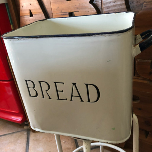 本物˶⍤⃝˶꒳ᵒ꒳ᵎᵎᵎアンティーク ブレッド缶