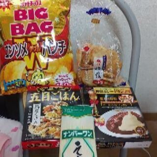 袋ﾗｰﾒﾝ・ｶﾚｰ・炊き込みの具・お菓子ｾｯﾄの画像