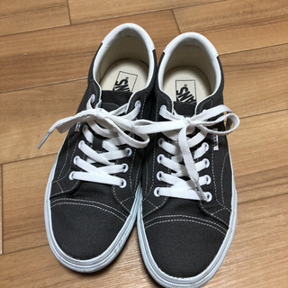 VANS レディーススニーカー