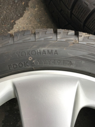 30プリウス純正17インチアルミとバリ山スタッドレス