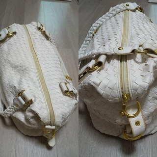 【値下げしました】≪白い柔らかいボストンバッグ≫ 旅行鞄としても。中古品です。の画像