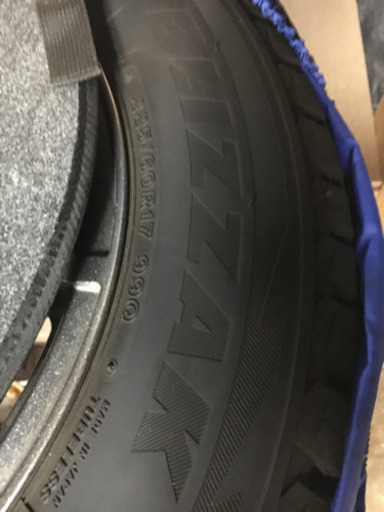 値下げしました スタッドレスタイヤ 4本セット ブリザックDMV2  225/60/r17