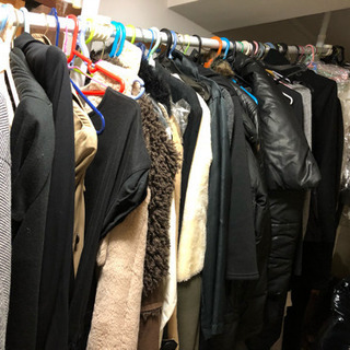 洋服 大量にありますの画像