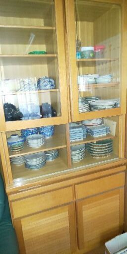 不要品譲ります 食器 食器棚 置物などなど