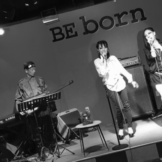 【更新NEW】11/３♪LIVE出演女性Vo募集(オバチャンOK...