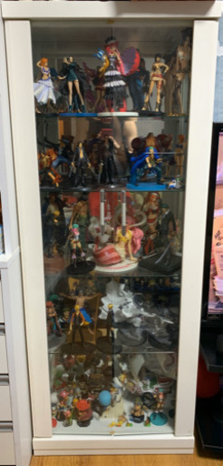 フィギュアコレクション　棚