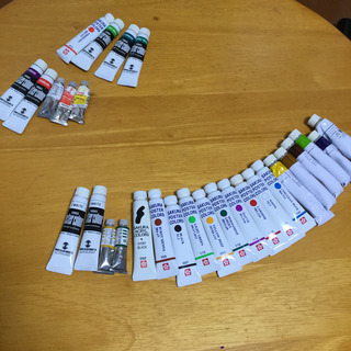 絵の具 色未使用品と8割品29点
