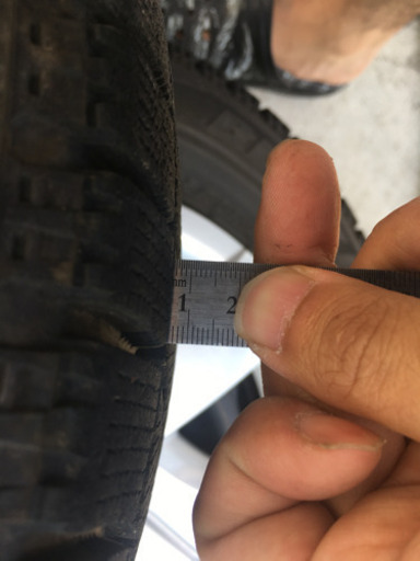 ヴィッツに履いてました。165/70R14