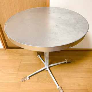 テーブル（高さ約1m）※10/12まで