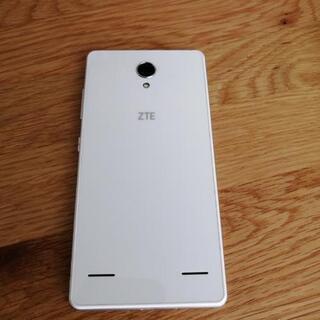 スマホ本体　ZTE BLADE E02 SIMフリーの画像