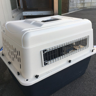 大幅値下げ！！ペットの移動ケース 中型犬 ほぼ未使用の画像