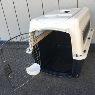 大幅値下げ！！ペットの移動ケース 中型犬 ほぼ未使用の画像