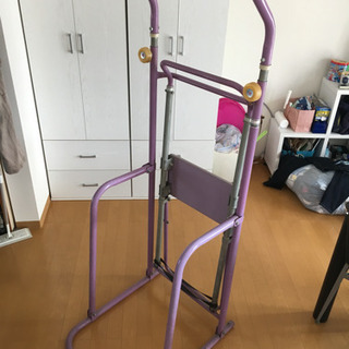 ぶら下がり健康器、懸垂、腹筋