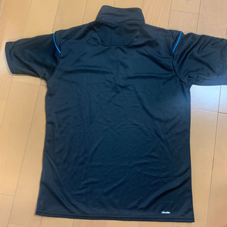 スポーツウェア adidasの画像
