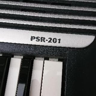 YAMAHA電子キーボード PSR-201の画像