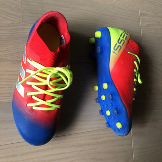 子供用サッカースパイクの画像