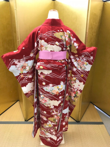 本振袖 赤地 雲取り文様 仕立て上がり 襦袢付き 新品