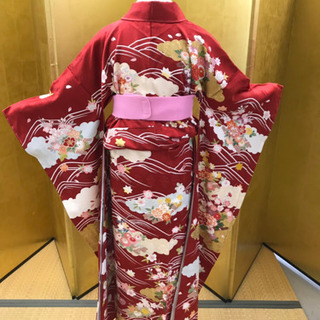本振袖 赤地 雲取り文様 仕立て上がり 襦袢付き 新品の画像