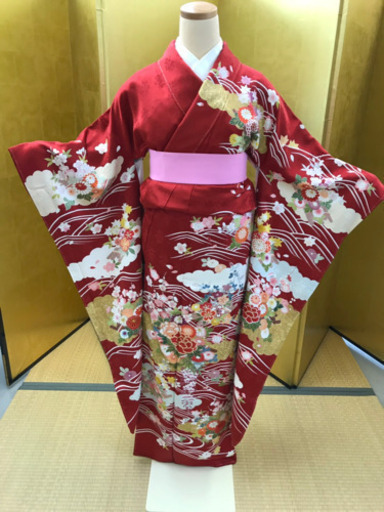 本振袖 赤地 雲取り文様 仕立て上がり 襦袢付き 新品