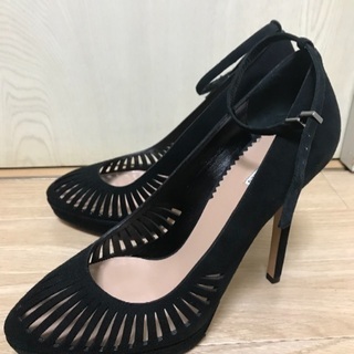 エンポリオアルマーニのスエードパンプス