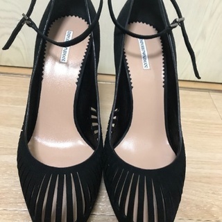 エンポリオアルマーニのスエードパンプス