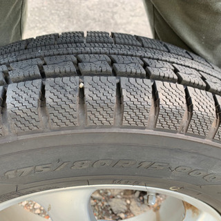 175/80/R15アルミ付きスタッドレスの画像