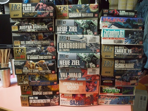 ガンダムのプラモデルいろいろ９５個