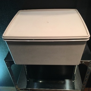 【受付中】希少 レトロデザイン Tupperware タッパーウェア ダスティーピンク 深型の画像