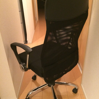 パソコン椅子 (購入して1年間)