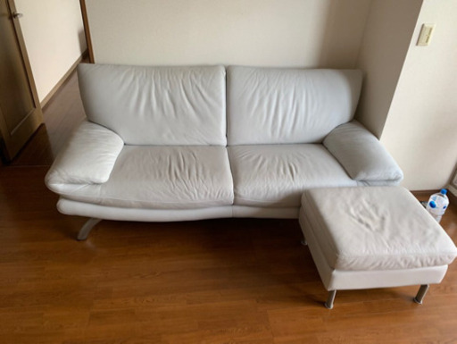 ?綺麗な白いソファー?