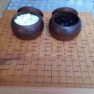 囲碁盤と白、黒、碁石セット