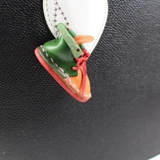 ミニブーツやミニトートのアクセサリーを作ってみませんか？の画像