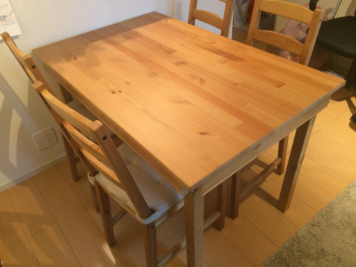 IKEA ダイニングテーブル + 椅子・カバー付き(4つ)