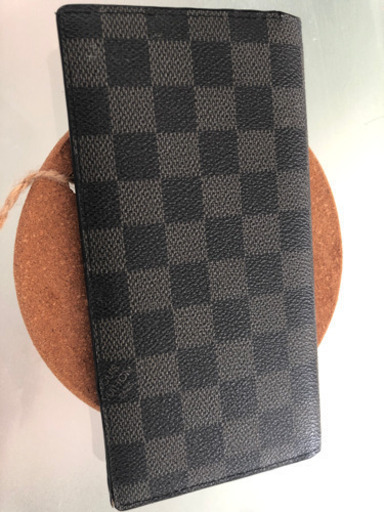 ノンクレーム、ノンリターンでお願いします！サイフのファスナーがちょっと締まりにくいです。