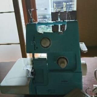 ２本糸縁かがり縫いミシン。ホームロック