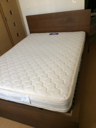 IKEA ダブルベット  + マットレス(購入してから2年間)