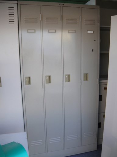 スチール製　３連ロッカー　鍵なし　業務用　グレー