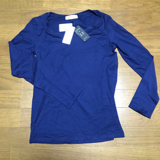 新品未使用‼️ネイビー長袖カットソー¥1500‼️の画像