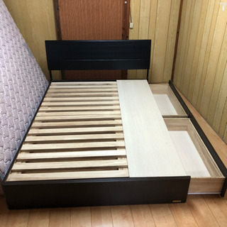 ダブルベッド(収納あり)