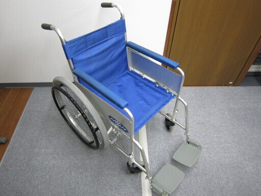 NISSIN製　自走式車椅子（青色）