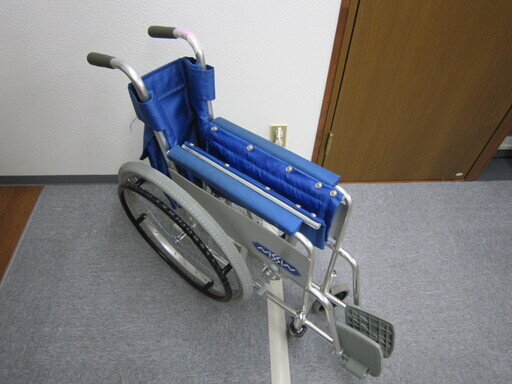 NISSIN製　自走式車椅子（青色）